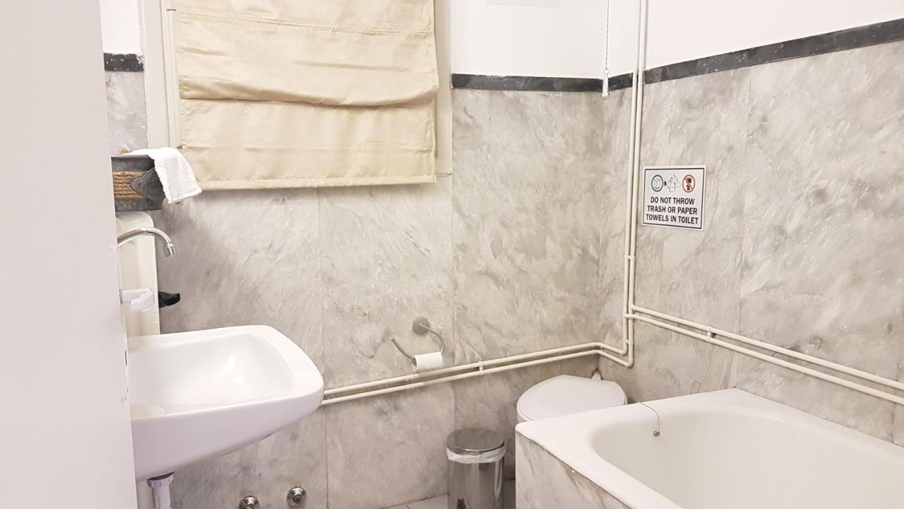 Olive Apartment- Athens Center, 4 Bd, 1.5 Bath Kültér fotó