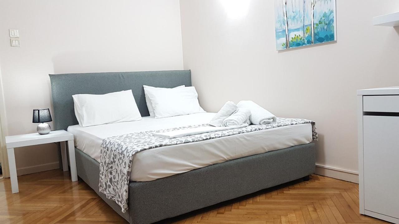 Olive Apartment- Athens Center, 4 Bd, 1.5 Bath Kültér fotó